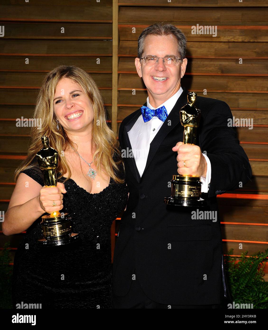 Jennifer Lee et Chris Buck assistent à la Vanity Fair Oscar Party organisée par le rédacteur en chef Graydon carter au parking de Sunset Plaza Banque D'Images