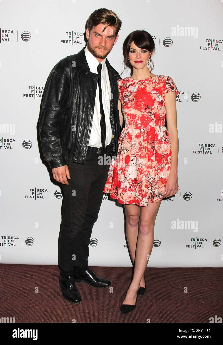 Jake Weary et Rachel Melvin assistent à la première « Zombeavers » qui a eu lieu lors du Tribeca film Festival 2014 aux cinémas Bow Tie de Chelsea à New York, aux États-Unis. Banque D'Images