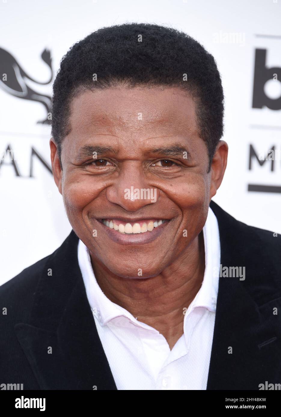 Jackie Jackson arrive au Billboard Music Awards, au MGM Grand Garden Arena, le dimanche 18 mai 2014, à Las Vegas. Banque D'Images
