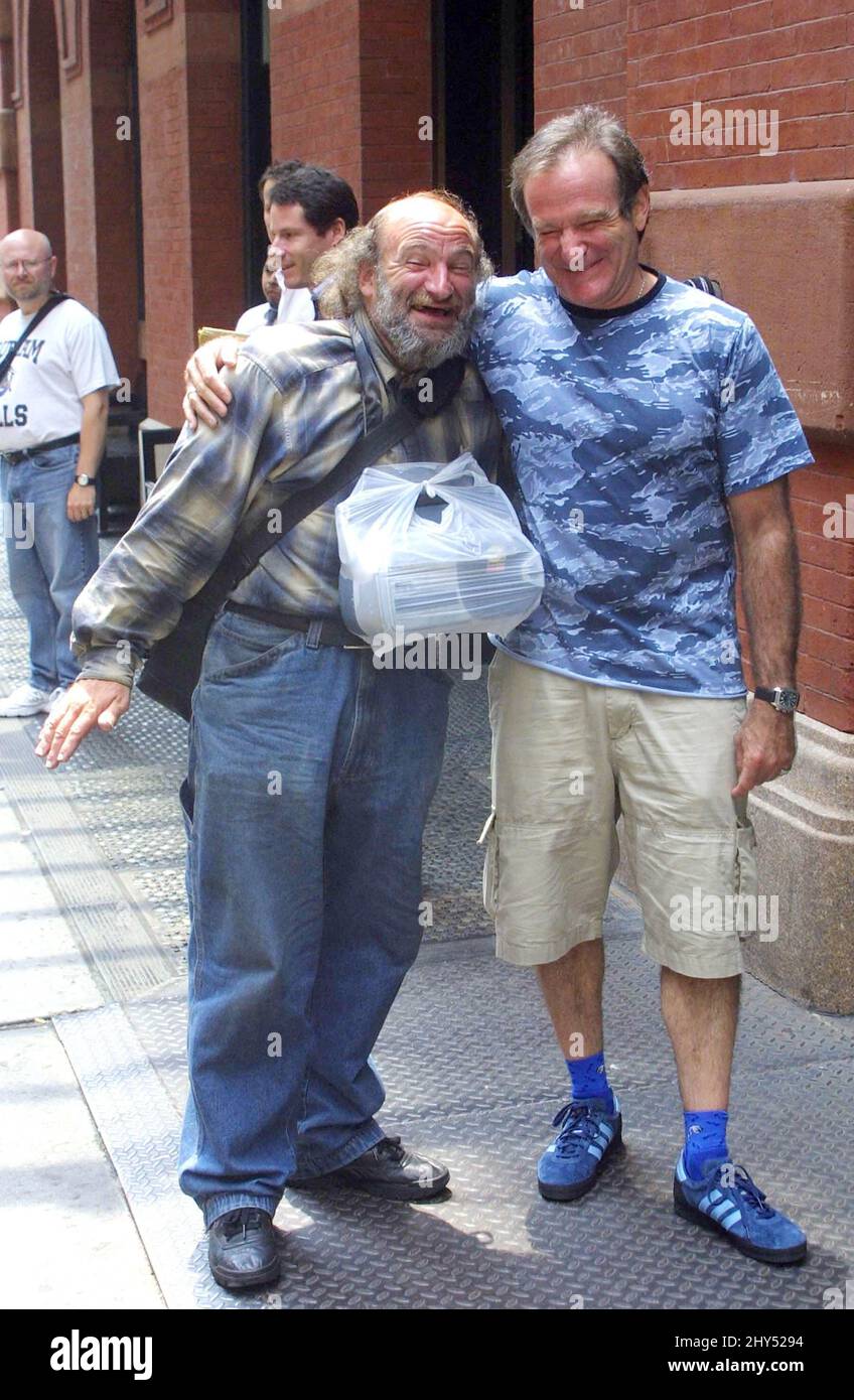 PHOTO DU DOSSIER : Robin Williams meurt à l'âge de 63 ans. Robin Williams et radio Man. (NYC) Banque D'Images