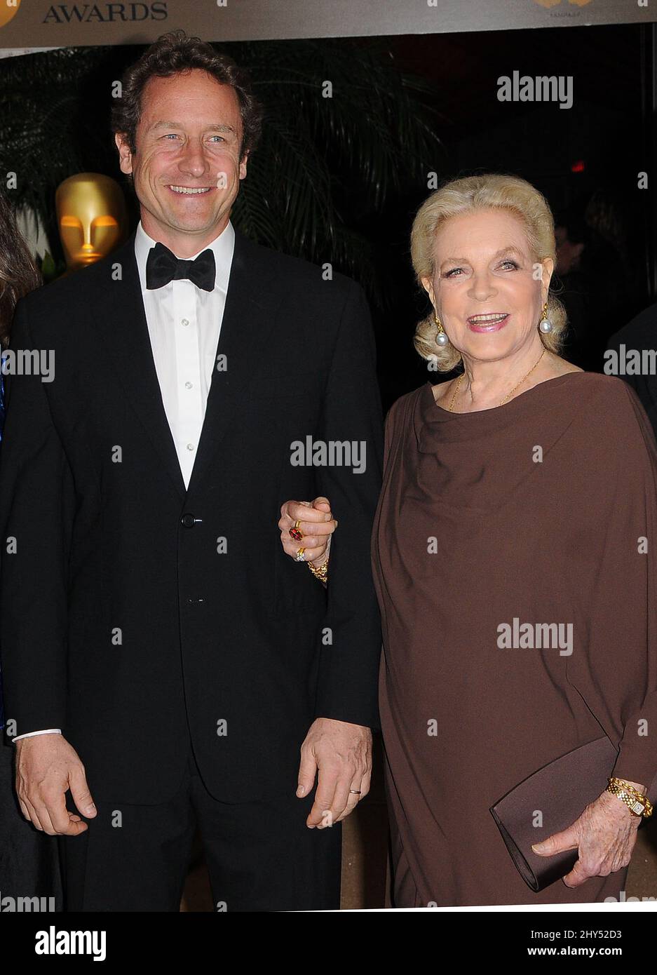 14 novembre 2009 Hollywood, ca. Sam Robards et sa mère Lauren Bacall Academy of Motion Pictures and Sciences Gala 2009 Governors Awards qui s'est tenue à la Grande salle de bal Benkey/JPegFoto Banque D'Images