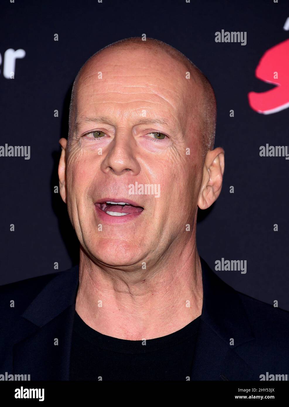 Bruce Willis assiste à la première de « la ville de Sin : une Dame à tuer pour » à Los Angeles Banque D'Images