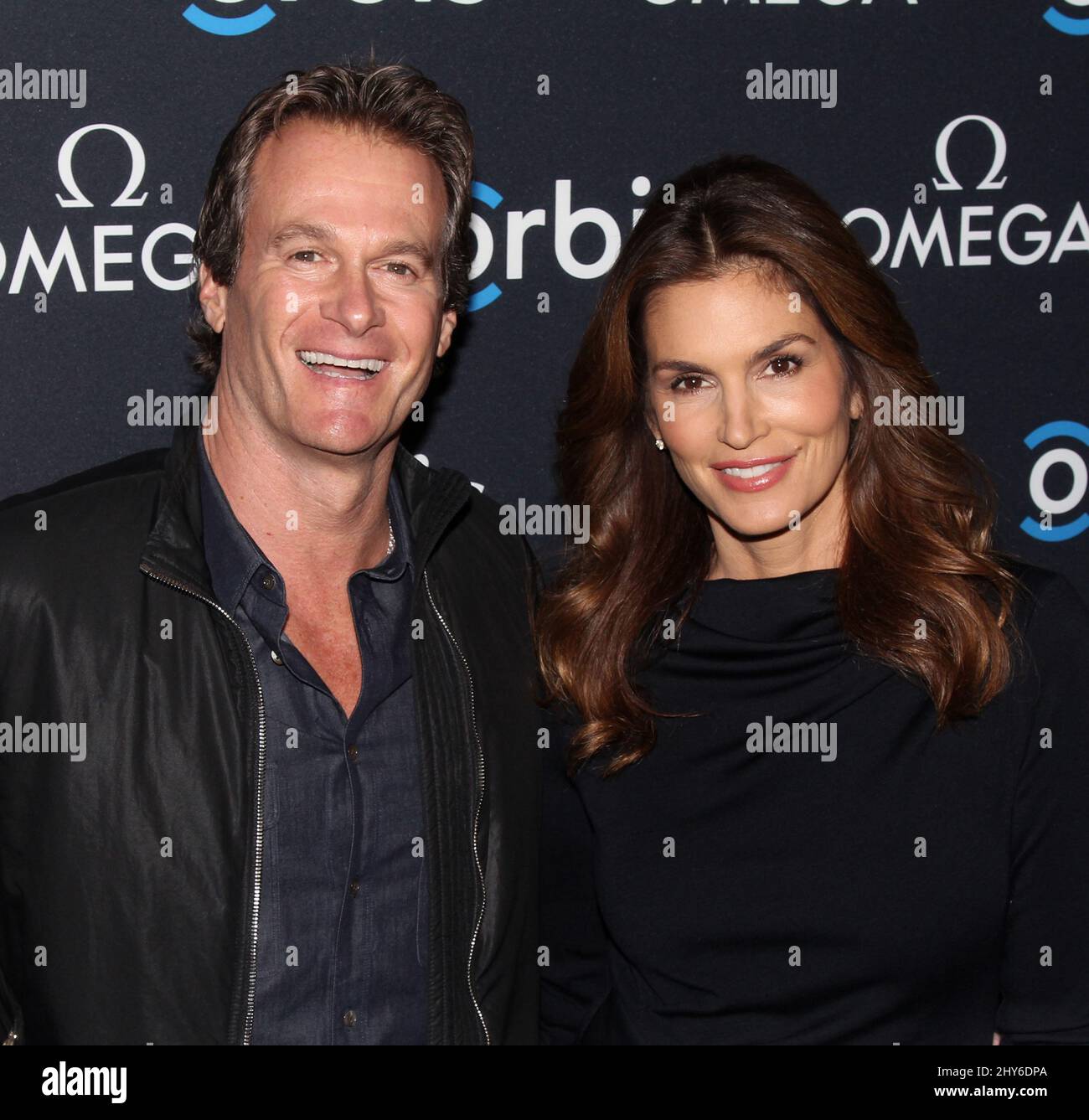 Cindy Crawford et son invité célèbrent la projection du film « Hospital in the Sky » d'Omega et Orbis International à la New York Historical Society le 5 février 2015 New York City, NY. Banque D'Images