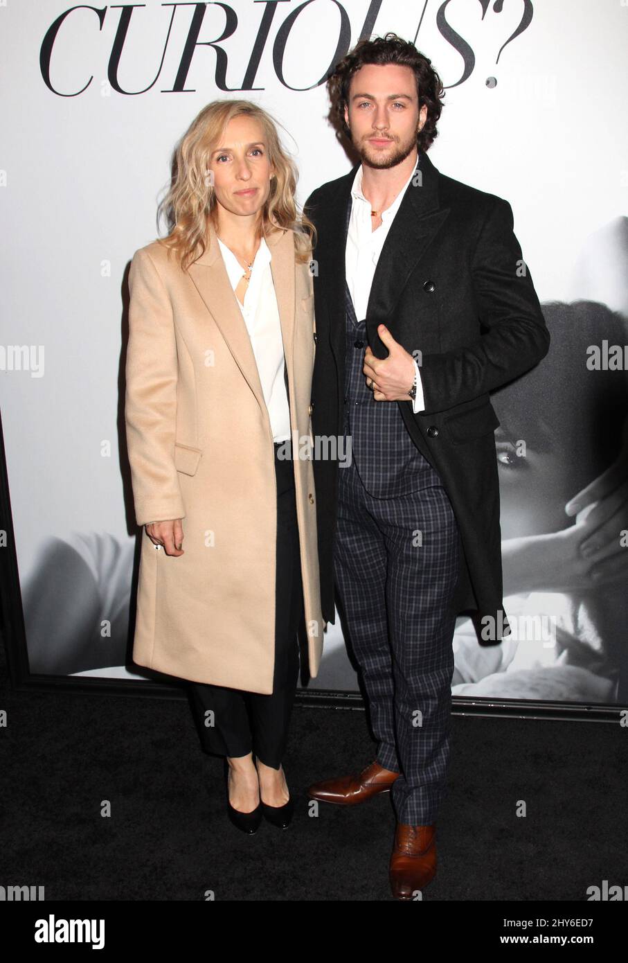 Sam Taylor-Johnson et Aaron Taylor-Johnson participant à la première de Fifty Shades of Gray à New York. Banque D'Images
