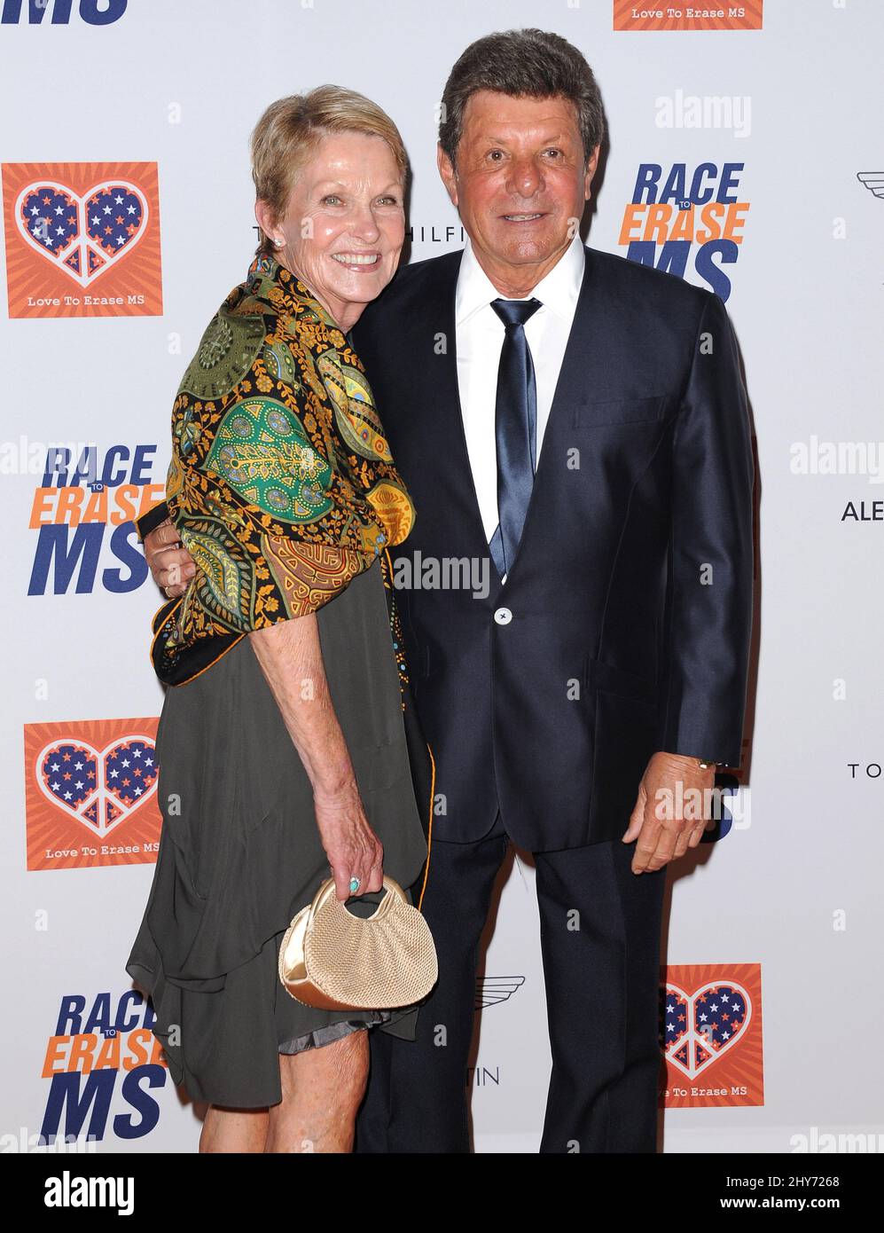 Frankie Avalon participe à l'événement annuel Race to Erase MS 22nd qui s'est tenu au Hyatt Regency Century Plaza à Century City, aux États-Unis. Banque D'Images