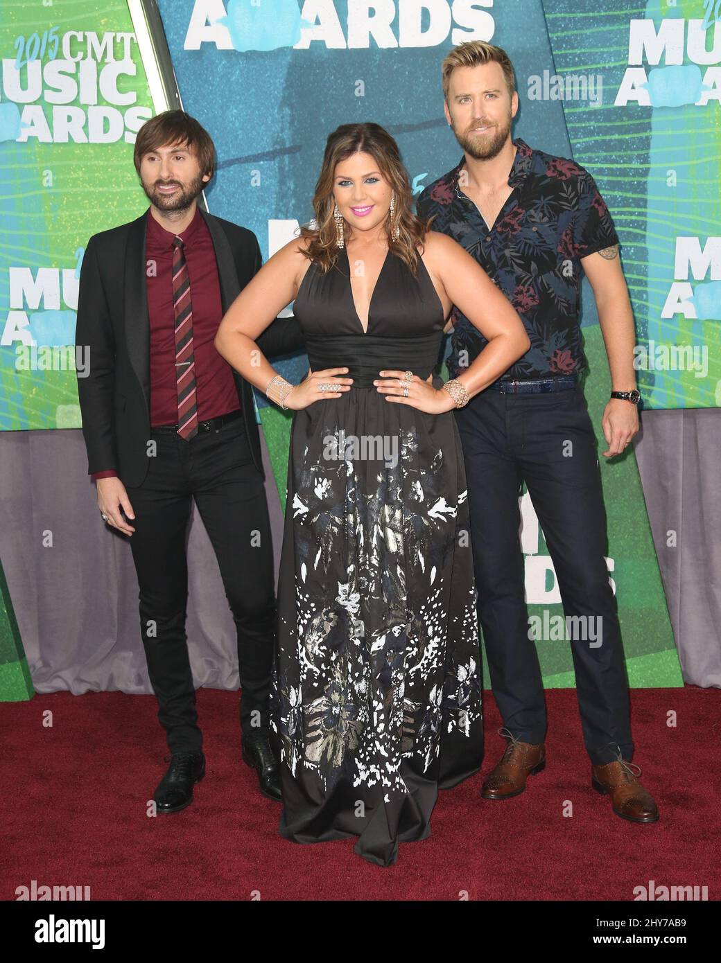 Dave Haywood, Hillary Scott, Charles Kelley, Lady Antebellum participant aux CMT Music Awards 2015 Banque D'Images