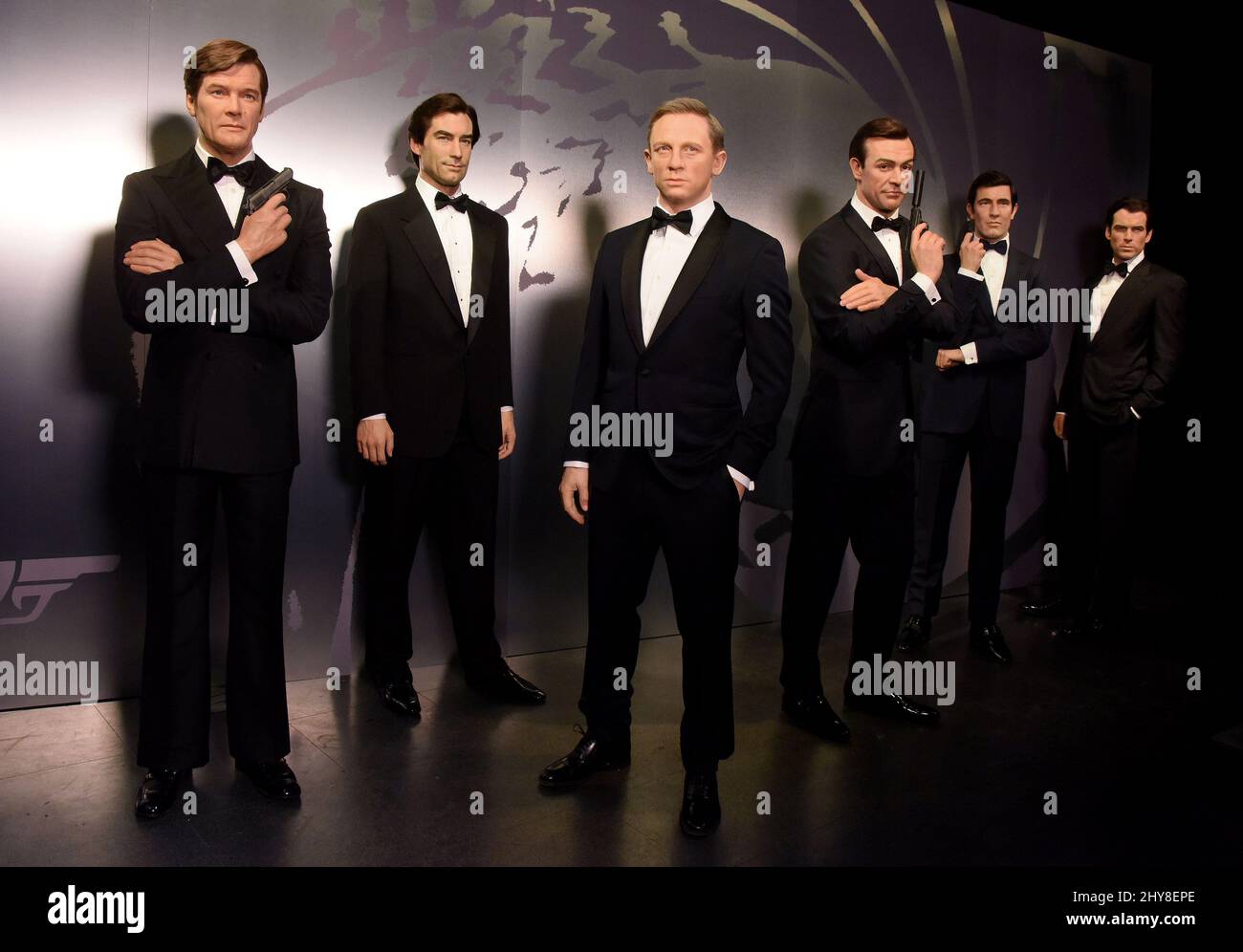 James Bond. Madame Tussauds Hollywood dévoile les six « James Bonds » en cire Banque D'Images
