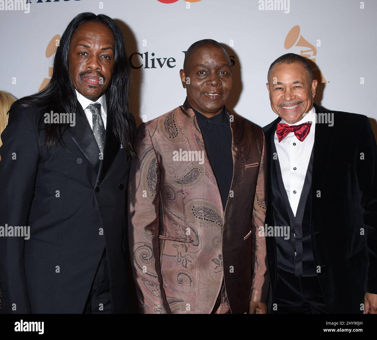 Verdine White, Philip Bailey et Ralph Johnson participent au Gala pré-GRAMMY 2016 et saluent to Industry Icons en l'honneur d'Irving Azoff à l'hôtel Beverly Hilton à Beverly Hills, Los Angeles, CA, États-Unis le 14 février 2016. Banque D'Images