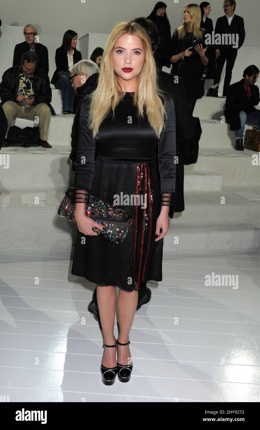 Ashley Benson assister à la collection Marc Jacobs automne 2016 qui a eu lieu pendant la semaine de la mode de New York les spectacles au 64th Street Armory Banque D'Images