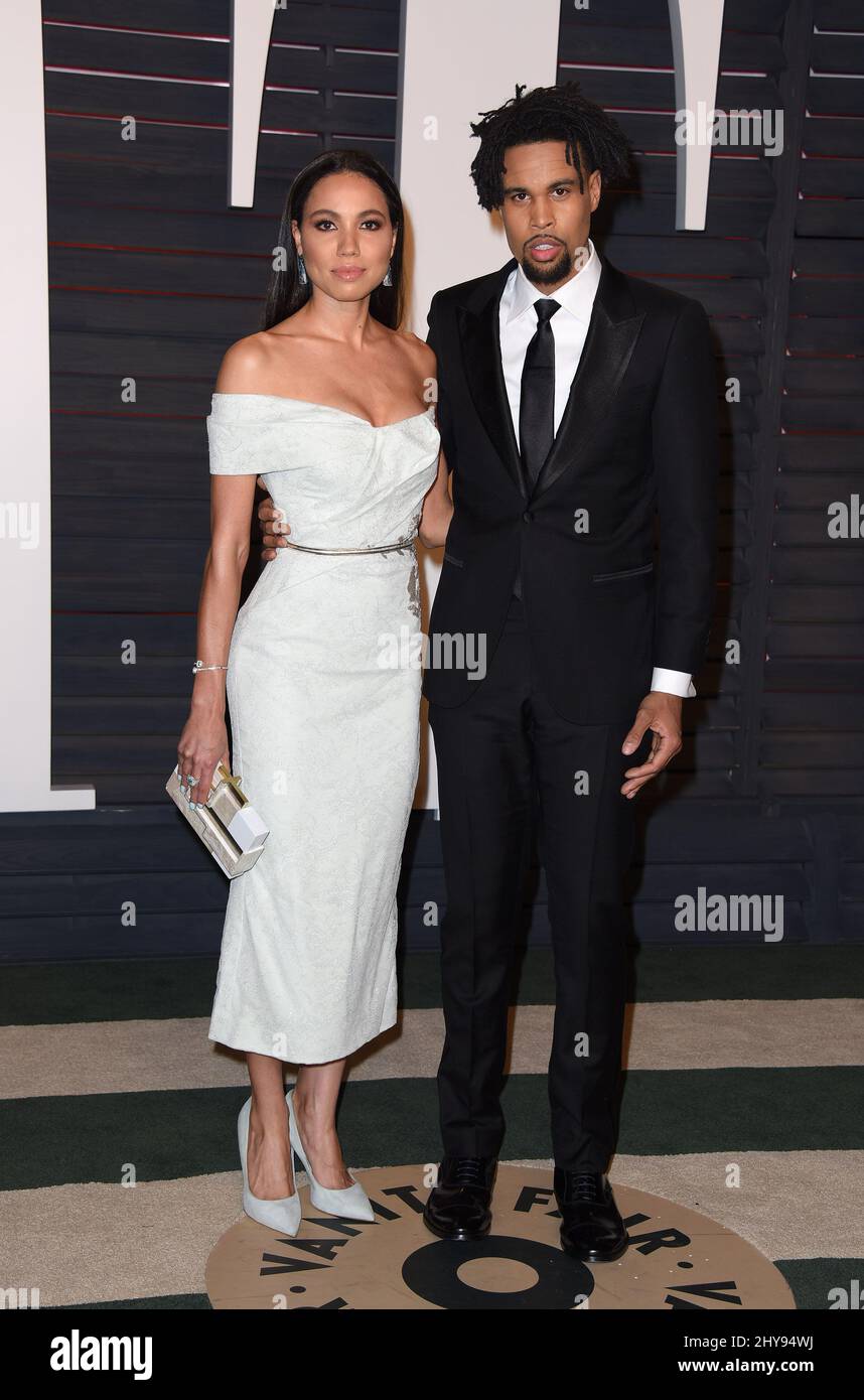 Jurnee Smallett et Josiah Bell assistent à la fête des Oscars de la Vanity Fair de 2016 organisée par Graydon carter au Wallis Annenberg Center for the Performing Arts Banque D'Images