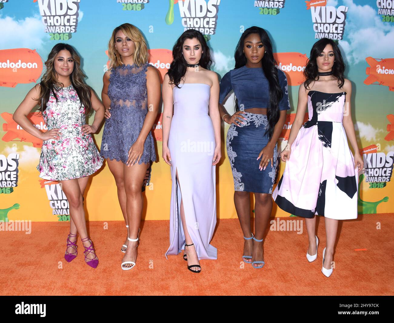 Ally Brooke, Dinah-Jane Hansen, Lauren Jauregui, Normani Kordei et Camila Cabello, de Fifth Harmony, ont assisté aux Prix du choix des enfants de Nickelodeon 2016, qui ont eu lieu au Forum de Los Angeles, aux États-Unis. Banque D'Images