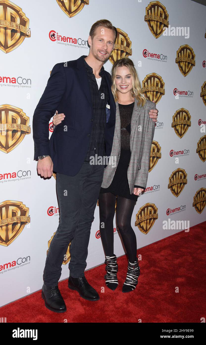 Alexander Skarsgard et Margot Robbie assistant à Warner Bros. Pictures vous invite à 'The Big Picture' une présentation exclusive mettant en valeur l'été 2016 et au-delà, qui s'est tenue au Colisée du Caesars Palace pendant CinemaCon, la convention officielle de l'Association nationale des propriétaires de théâtre. Banque D'Images