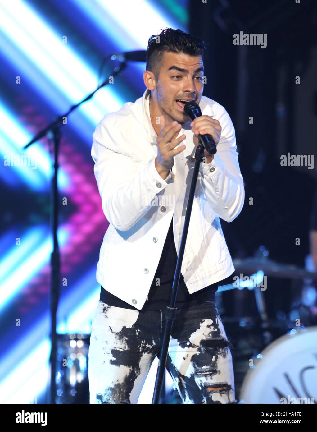 Joe Jonas, DNCE se produit au Staples Center le vendredi 8 juillet 2016, à Los Angeles. Banque D'Images