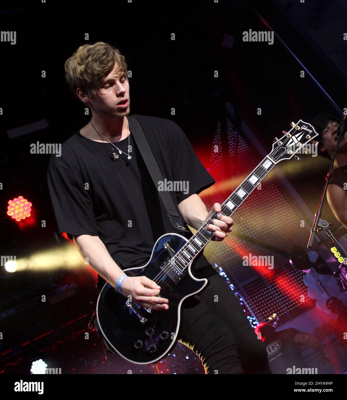 Luke Hemmings, 5 secondes de représentation d'été au Pandora Summer Crush qui s'est tenu à Ala Live à Los Angeles, États-Unis. Banque D'Images