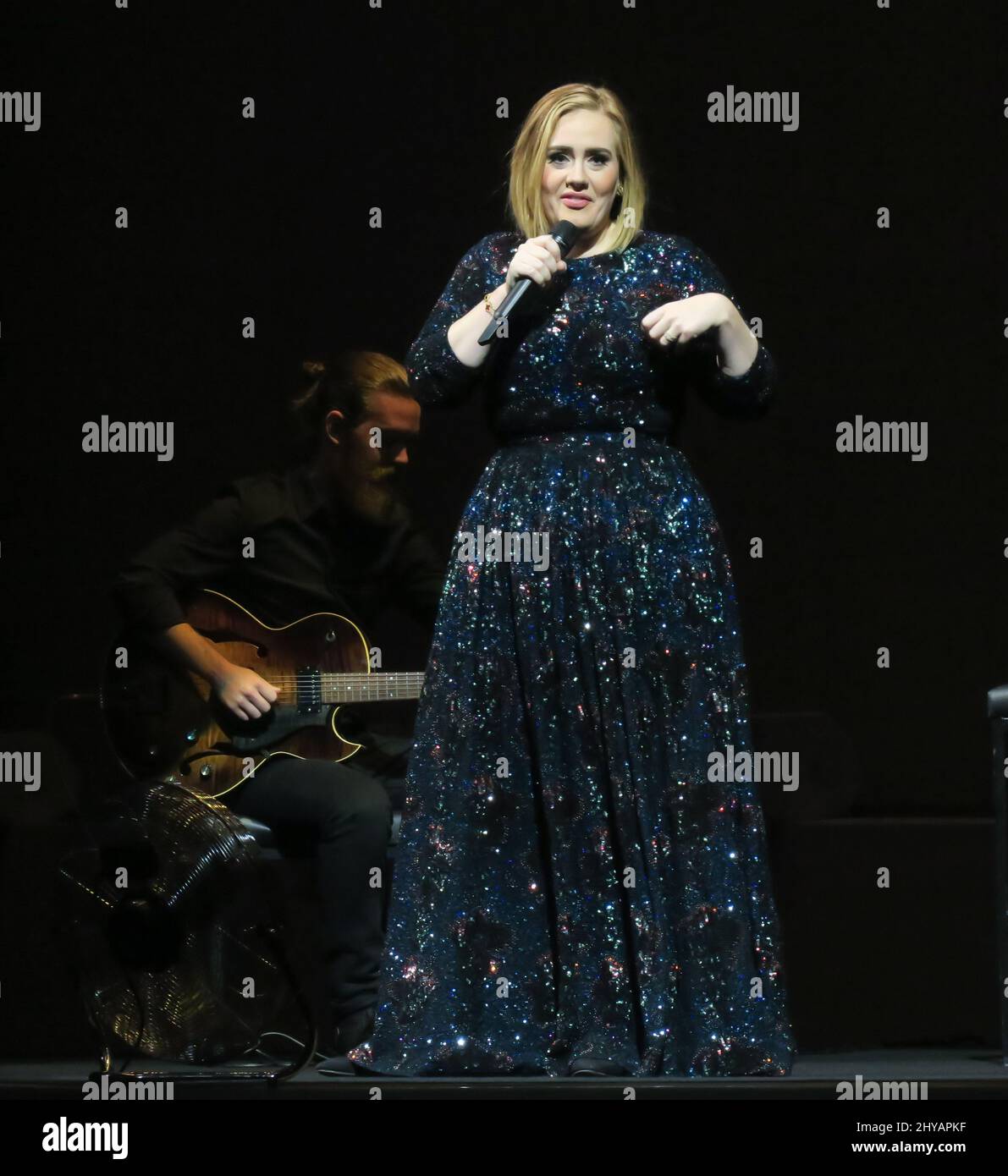 Adele se produit en concert au Bridgestone Arena de Nashville Banque D'Images