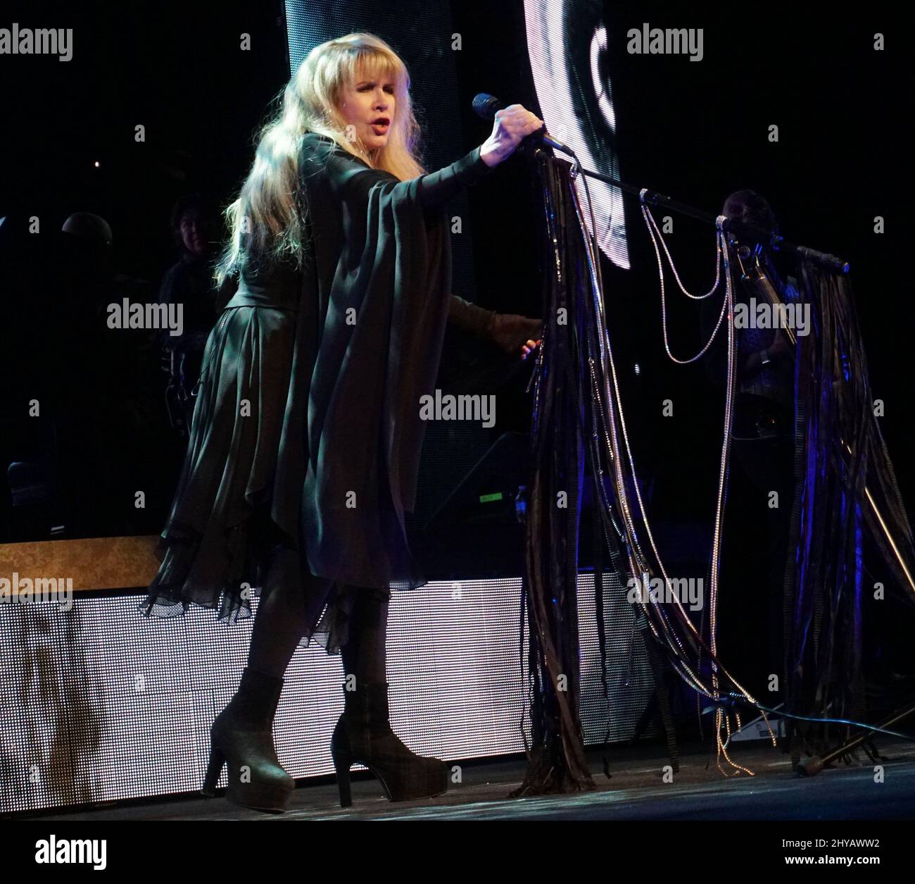 Stevie Nicks se présentant à l'ouverture de Stevie Nicks, fille de sa ville natale, « 24 Carat Gold Tour », avec les prétendants au Talking Stick Arena. Banque D'Images