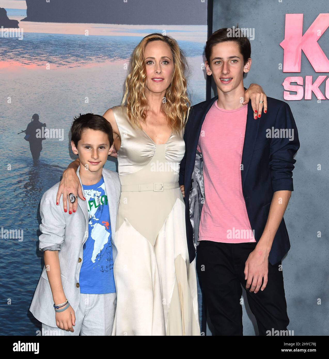 Leo Kipling Boyer, Kim Raver et Luke West Boyer assistent à Warner bros. Images et images