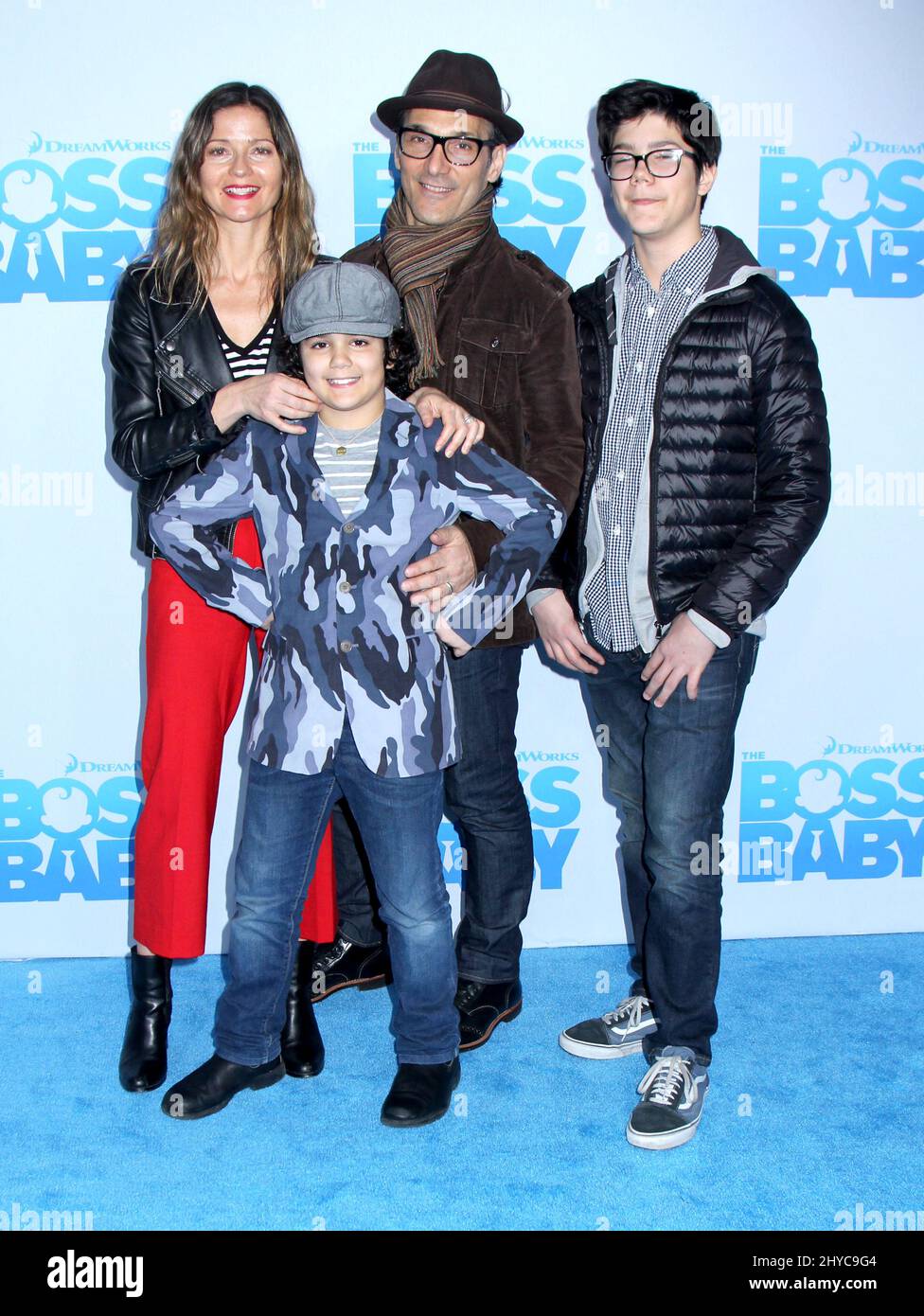 Jill Hennessy, Gianni Mastropietro, Paolo Mastropietro et Marco M arrivent à la première de « The Boss Baby » à New York, qui s'est tenue à AMC Loews Lincoln Square le 20 mars 2017 Banque D'Images