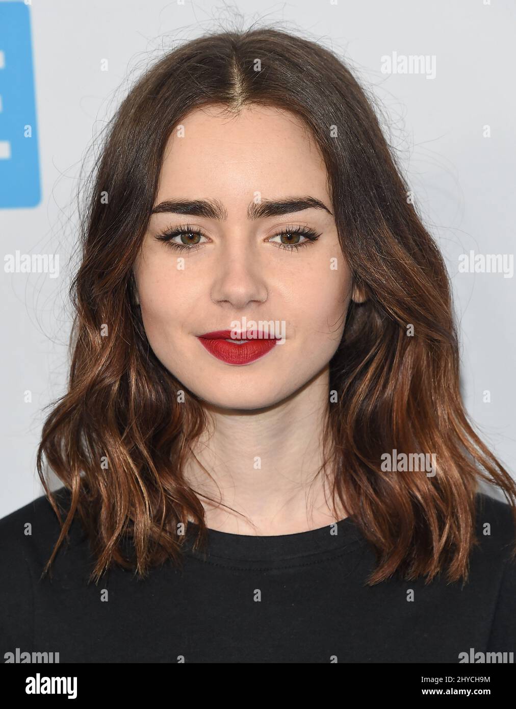 Lily Collins assiste à LA FÊTE DE LA WE qui s'est tenue au Forum de Los Angeles, États-Unis Banque D'Images