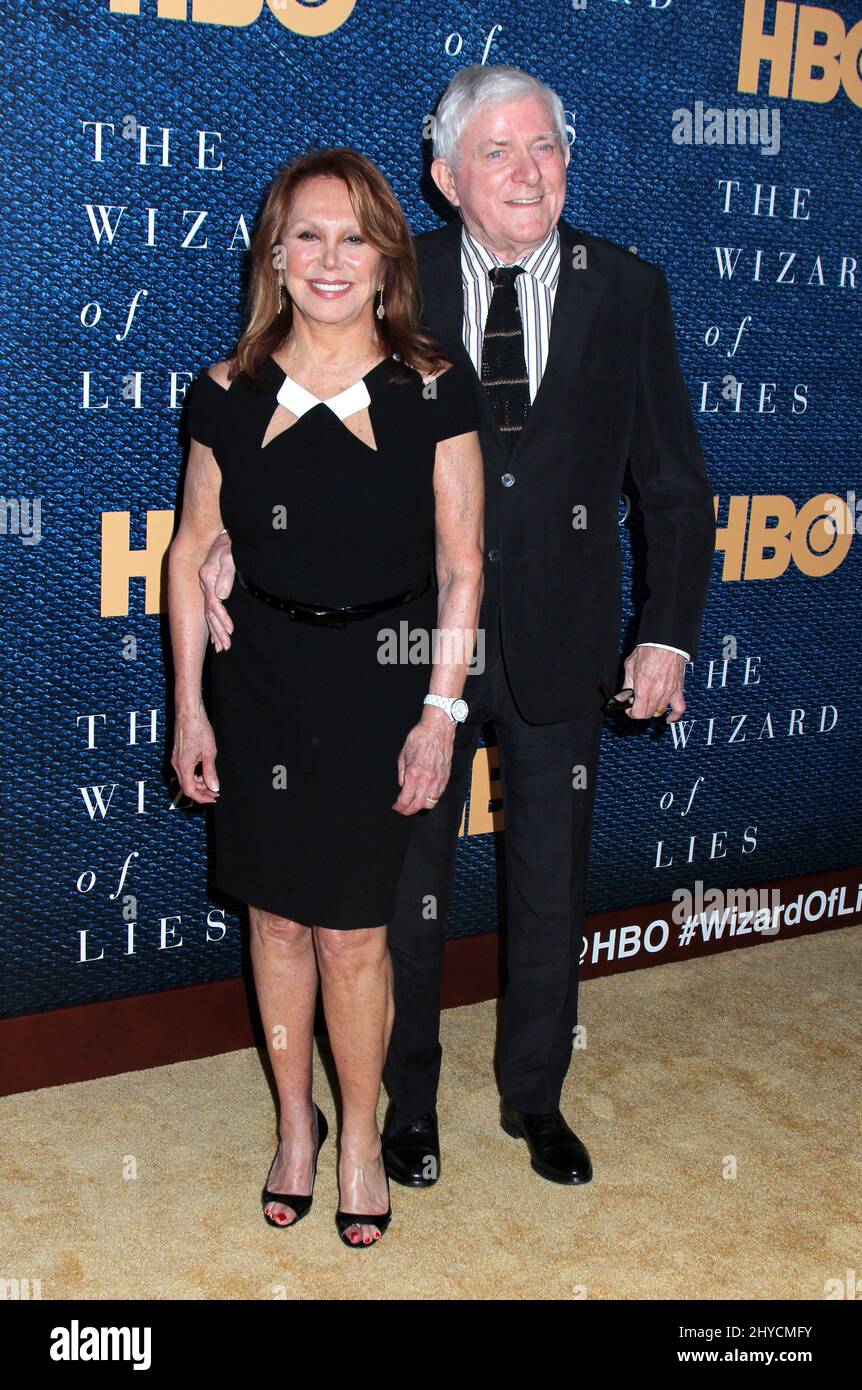 Marlo Thomas et Phil Donahue assistent à la première « The Wizard of Lies » de New York qui s'est tenue au Museum of Modern Art le 11 mai 2017 Banque D'Images