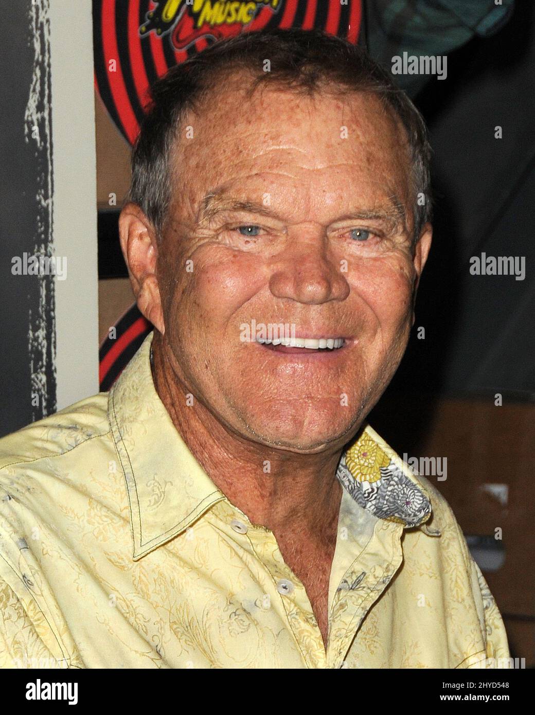 6 septembre 2011 Hollywood, ca. Glen Campbell Glen Campbell 'Ghost on the Canvas' CD de signature à Amoeba Music Banque D'Images