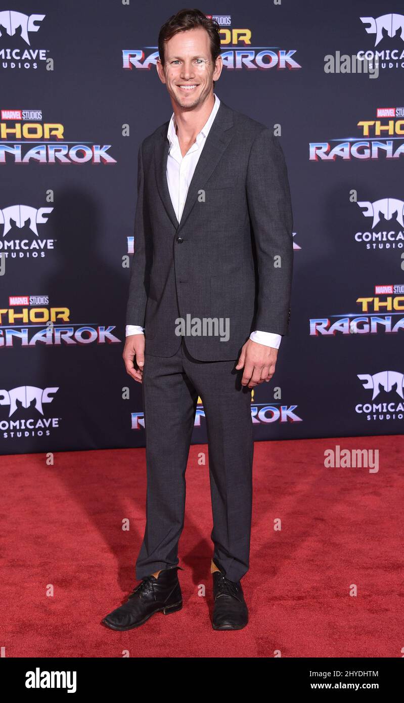 KIP Pardue participant à la première mondiale « Thor: Ragnarok » de Marvel au théâtre El Capitan Banque D'Images
