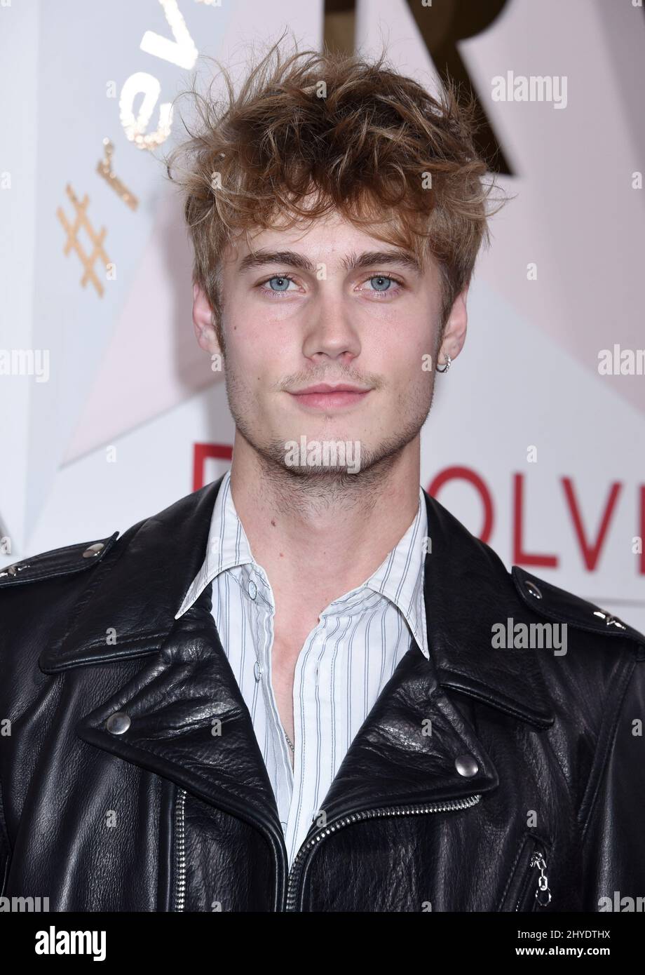 NEELS visser participant aux 'Revolve Awards' annuels 1st qui se tiennent à la salle Highlight de Dream Hollywood à Los Angeles, aux États-Unis Banque D'Images