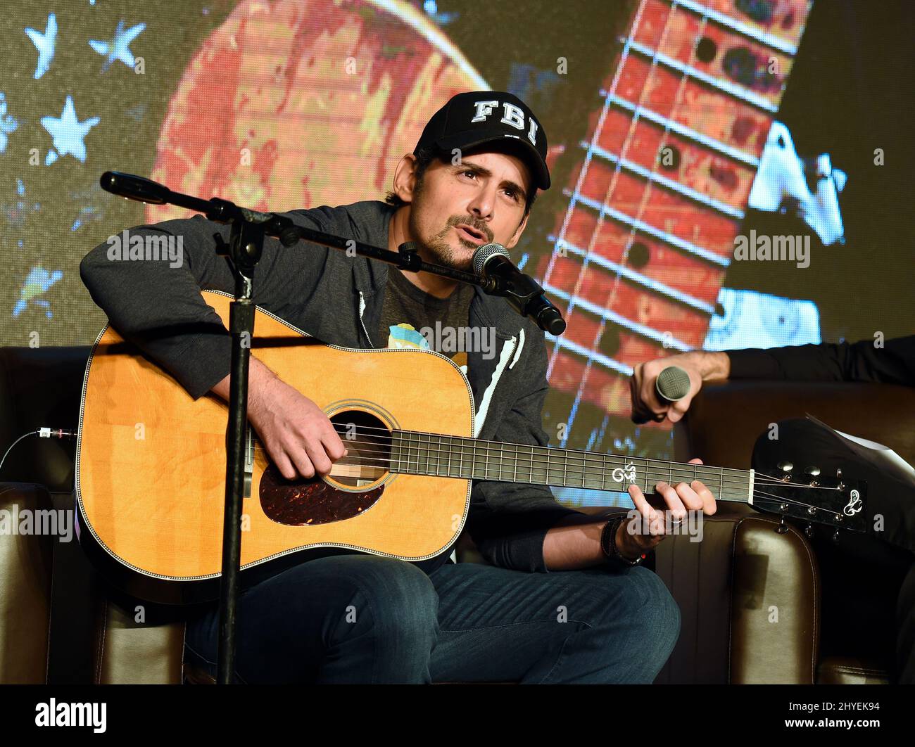 Brad Paisley parle de son avenir tout en continuant à honorer la tradition du pays pendant le Brad Paisley: The Art and the Artist au séminaire de radio de pays de 2018 tenu à l'hôtel Omni Nashville le 7 février 2018 à Nashville, TN Banque D'Images