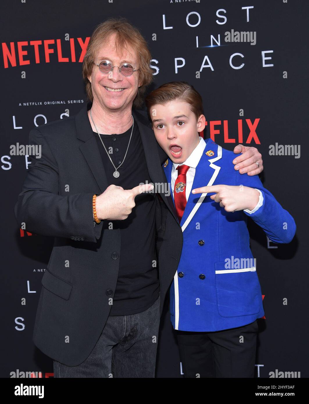 Bill Mumy et Maxwell Jenkins lors de la première saison 1 de Netflix au Cinerama Dome le 9 avril 2018 à Hollywood, Californie. Banque D'Images