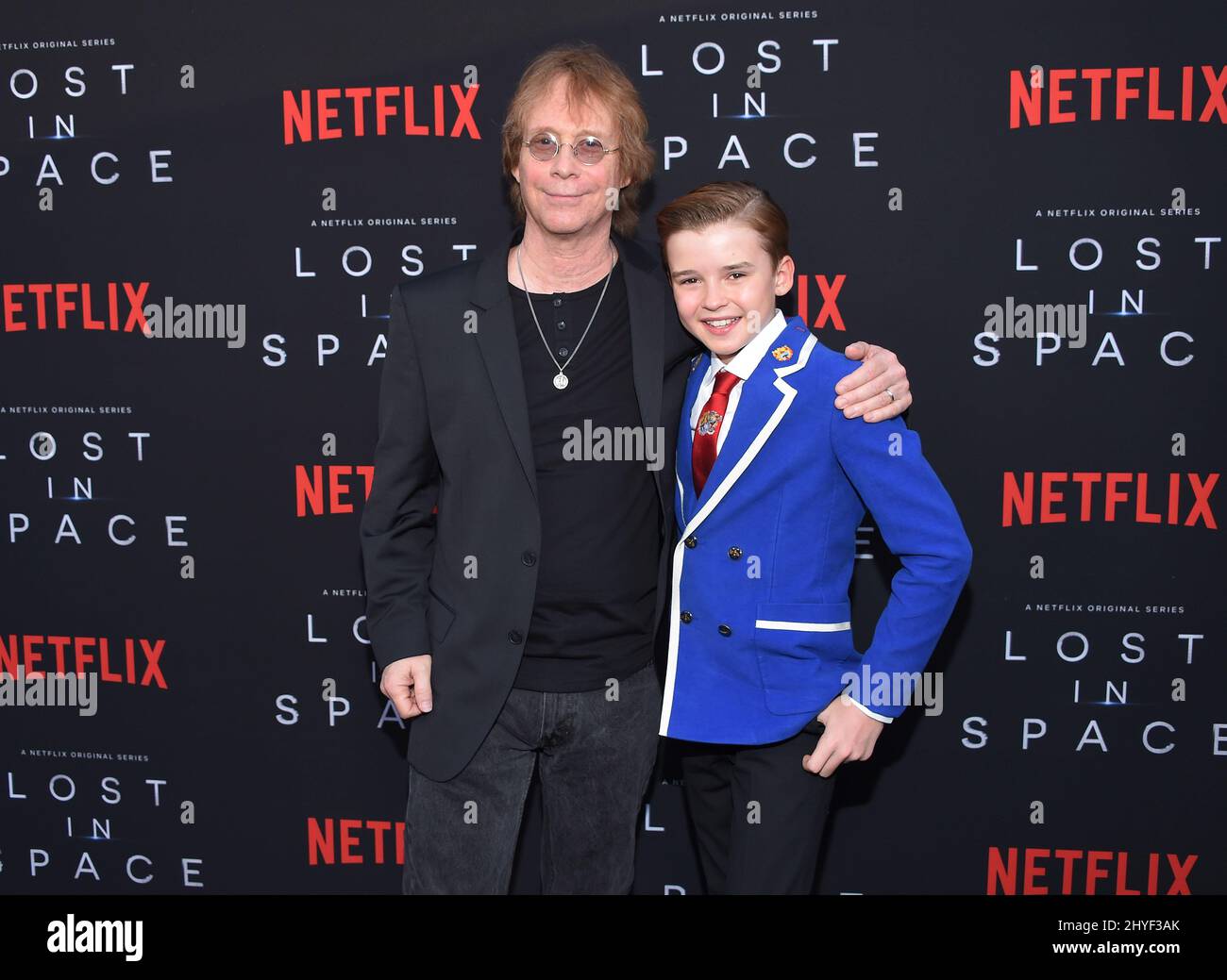 Bill Mumy et Maxwell Jenkins lors de la première saison 1 de Netflix au Cinerama Dome le 9 avril 2018 à Hollywood, Californie. Banque D'Images