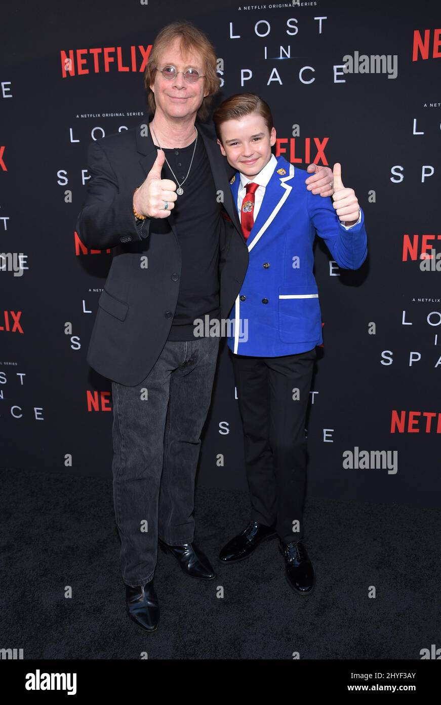 Bill Mumy et Maxwell Jenkins lors de la première saison 1 de Netflix au Cinerama Dome le 9 avril 2018 à Hollywood, aux États-Unis. Banque D'Images