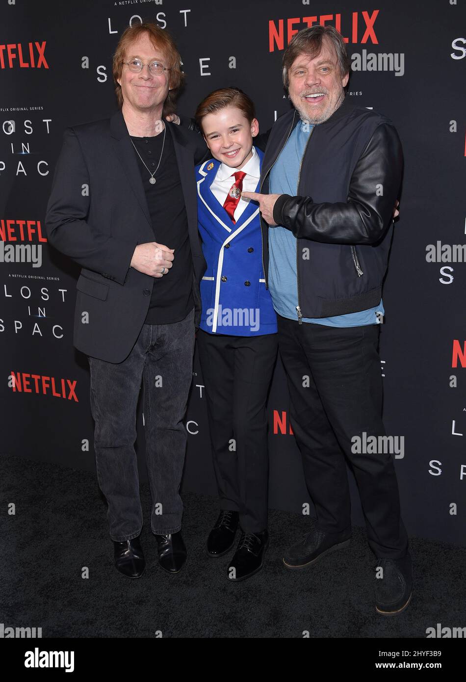 Bill Mumy, Maxwell Jenkins et Mark Hamill lors de la première saison 1 de Netflix au Cinerama Dome le 9 avril 2018 à Hollywood, aux États-Unis. Banque D'Images
