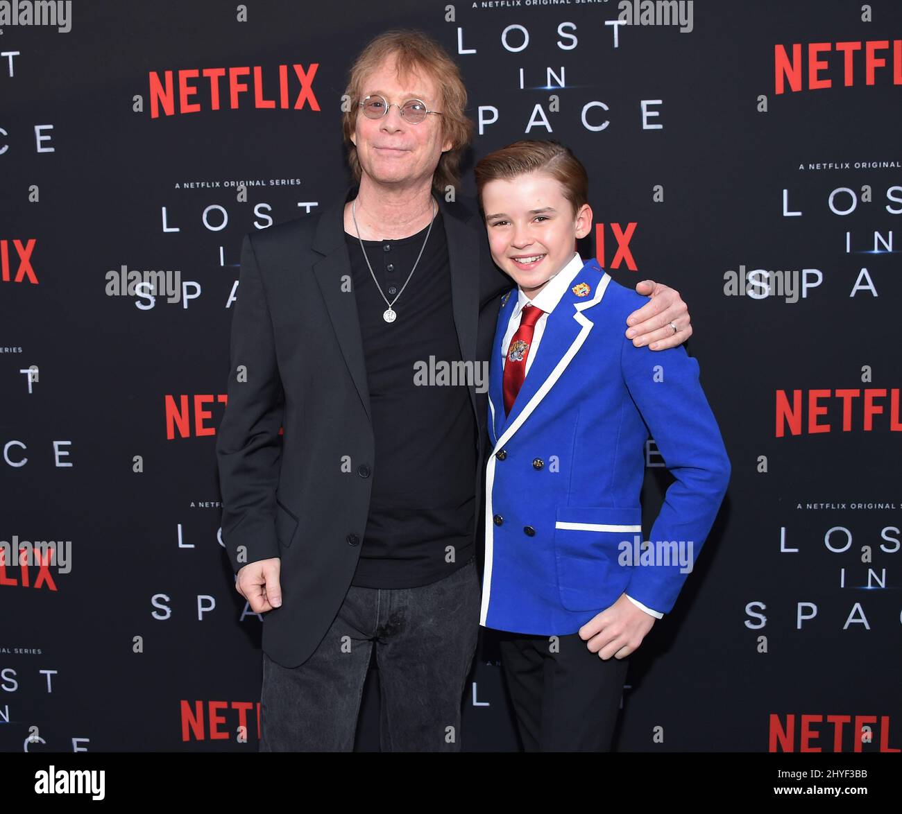 Bill Mumy et Maxwell Jenkins lors de la première saison 1 de Netflix au Cinerama Dome le 9 avril 2018 à Hollywood, aux États-Unis. Banque D'Images