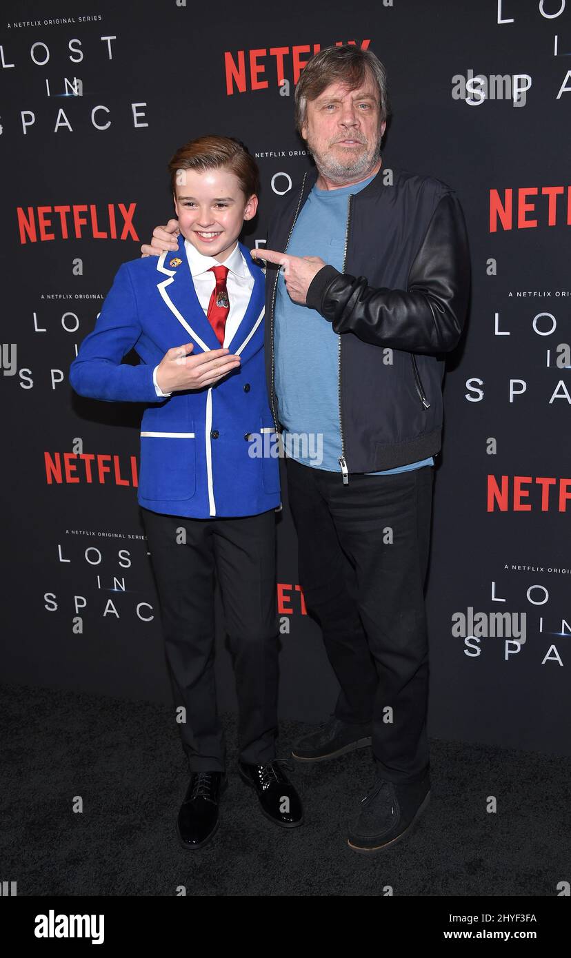 Maxwell Jenkins et Mark Hamill à la première saison 1 de Netflix au Cinerama Dome le 9 avril 2018 à Hollywood, aux États-Unis. Banque D'Images