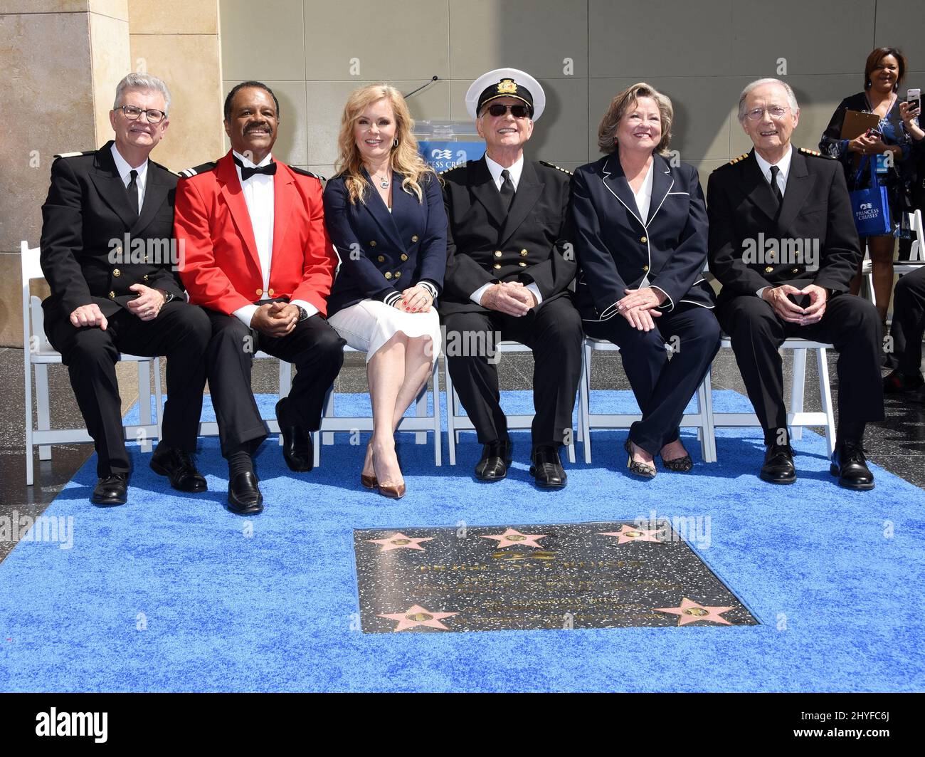 Fred Grandy, Ted Lange, Jill Whelan, Gavin MacLeod, Lauren Tewes et Bernie Kopell pendant les croisières Princess Cruises et Cast of 'The Love Boat' Hollywood Walk of Fame cérémonie honorifique de la plaque des étoiles le 10 mai 2018. Banque D'Images