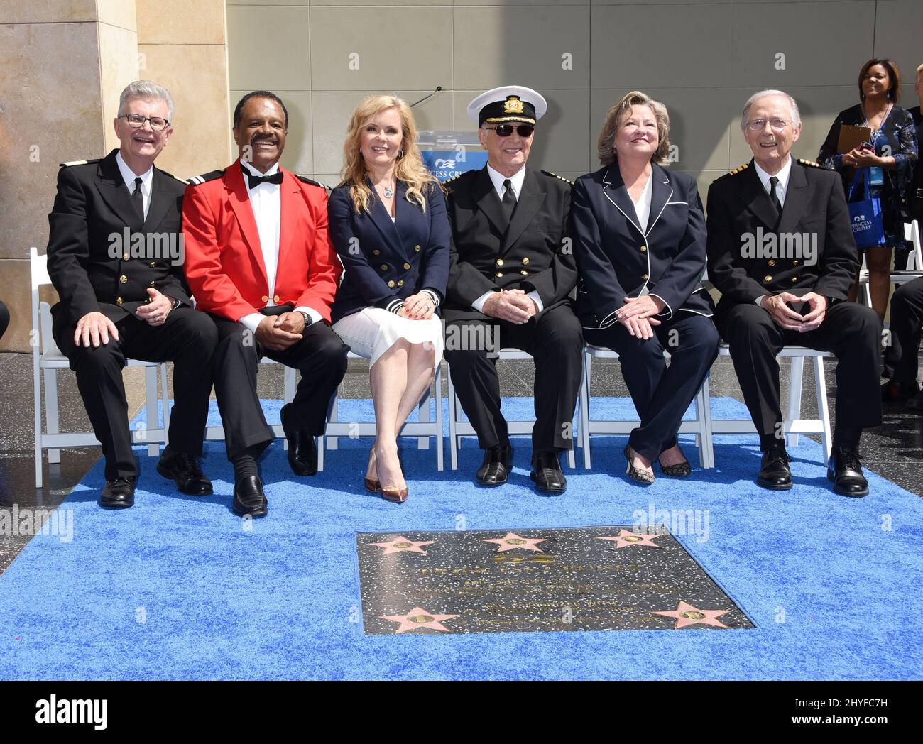 Fred Grandy, Ted Lange, Jill Whelan, Gavin MacLeod, Lauren Tewes et Bernie Kopell pendant les croisières Princess Cruises et Cast of 'The Love Boat' Hollywood Walk of Fame cérémonie honorifique de la plaque des étoiles le 10 mai 2018. Banque D'Images