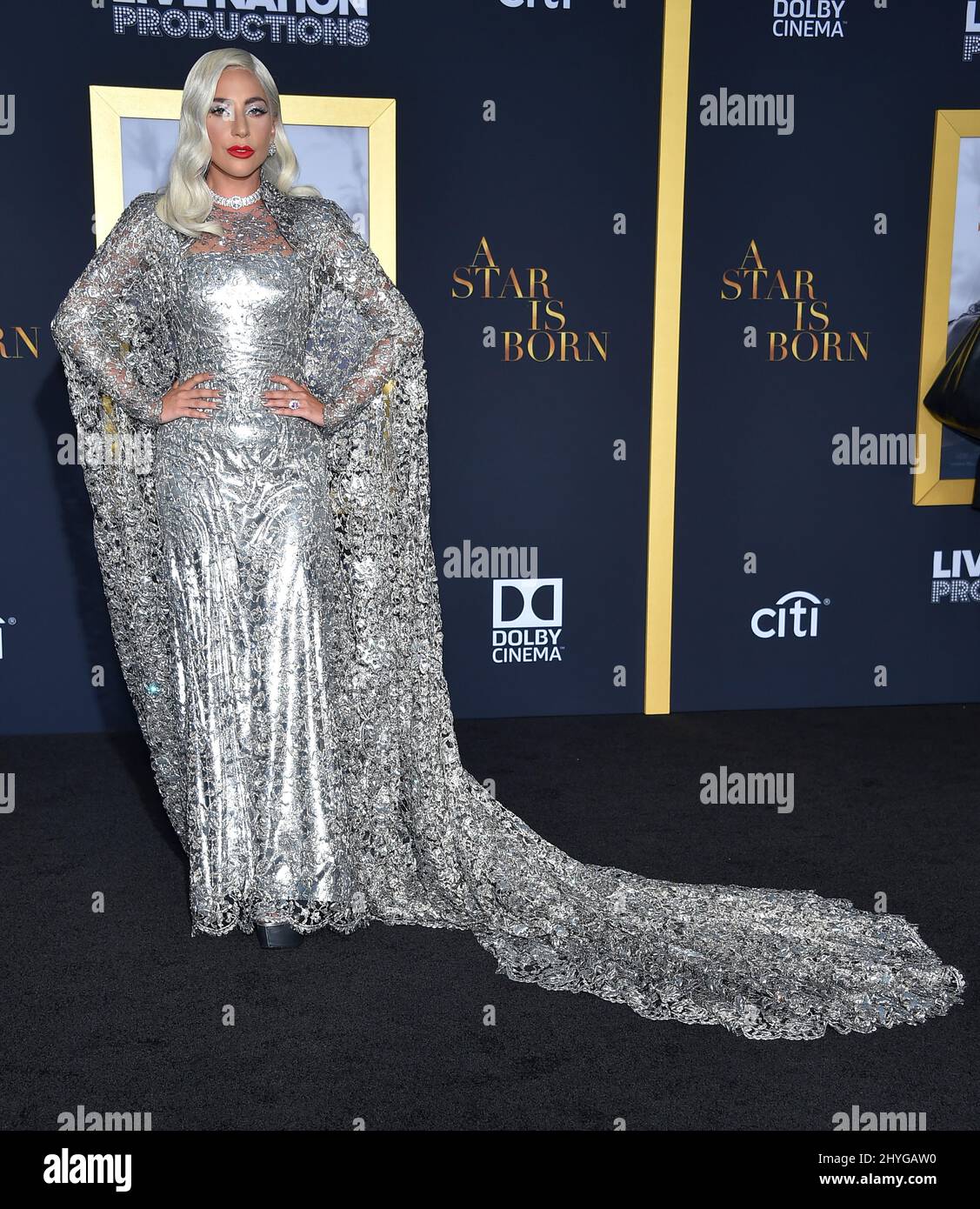 Lady Gaga assister à la première d'Une étoile est née, à Los Angeles, Californie Banque D'Images