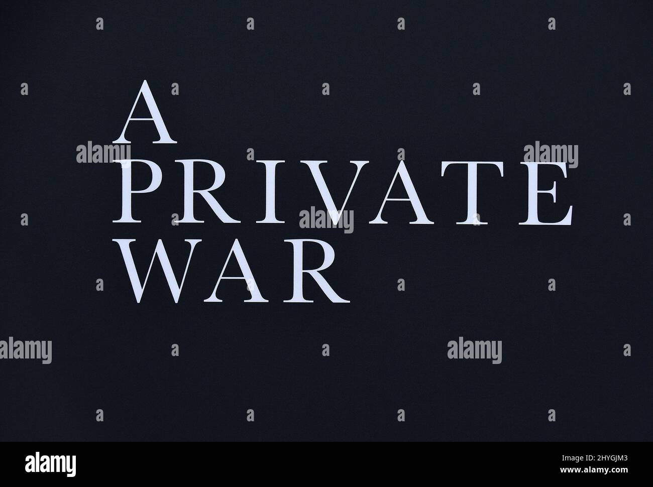 Ambiance à la première de Los Angeles 'A Private War' tenue au Samuel Goldwyn Theatre le 24 octobre 2018 à Beverly Hills, CA. Banque D'Images