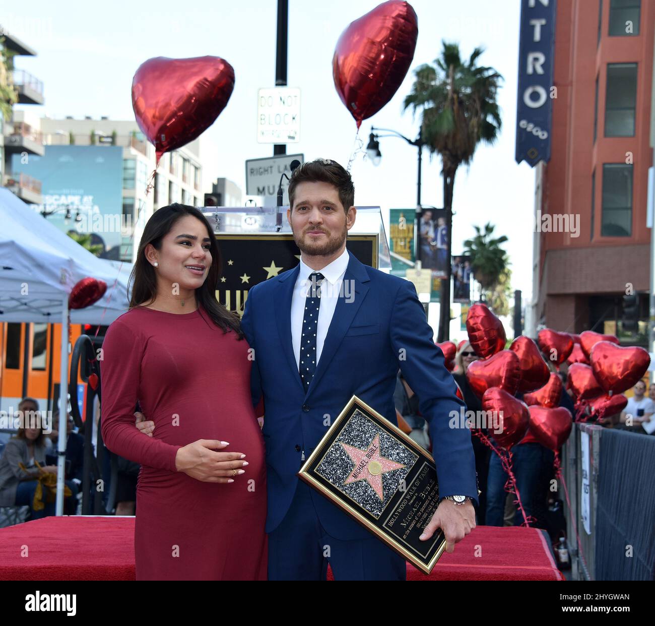 Michael Bublé et Super Fan à la cérémonie des étoiles du Walk of Fame de Michael Bublé à Hollywood, qui s'est tenue devant l'hôtel W le 16 novembre Banque D'Images