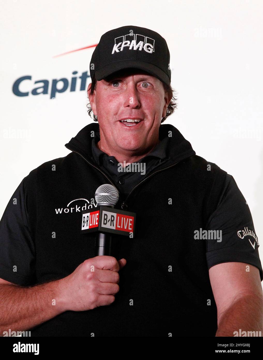 Phil Mickelson lors d'une conférence de presse avant le match au parcours de golf de Shadow Creek, à Las Vegas, Nevada Banque D'Images