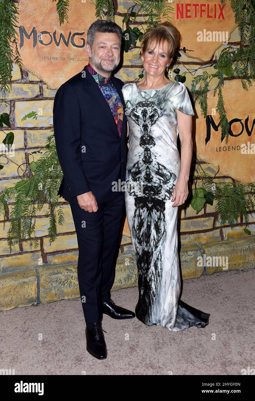 Andy Serkis et Lorraine Ashbourne assistent à la première Mowgli de Netflix qui s'est tenue à l'ArcLight Hollywood le 28 novembre 2018. Banque D'Images