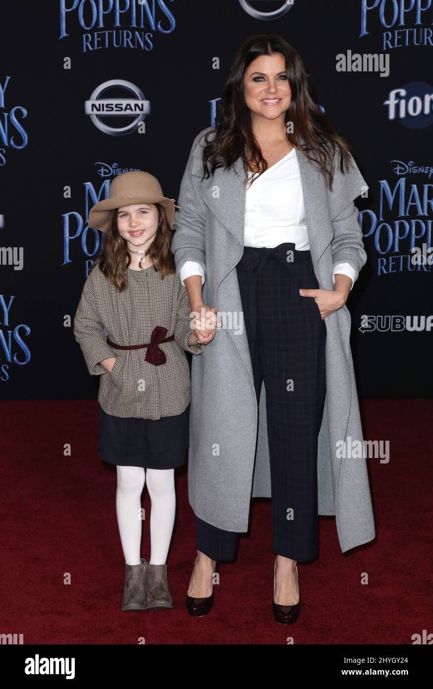 Tiffani Thiessen et Harper Renn Smith participant à la première mondiale de Mary Poppins revient à Los Angeles, en Californie Banque D'Images