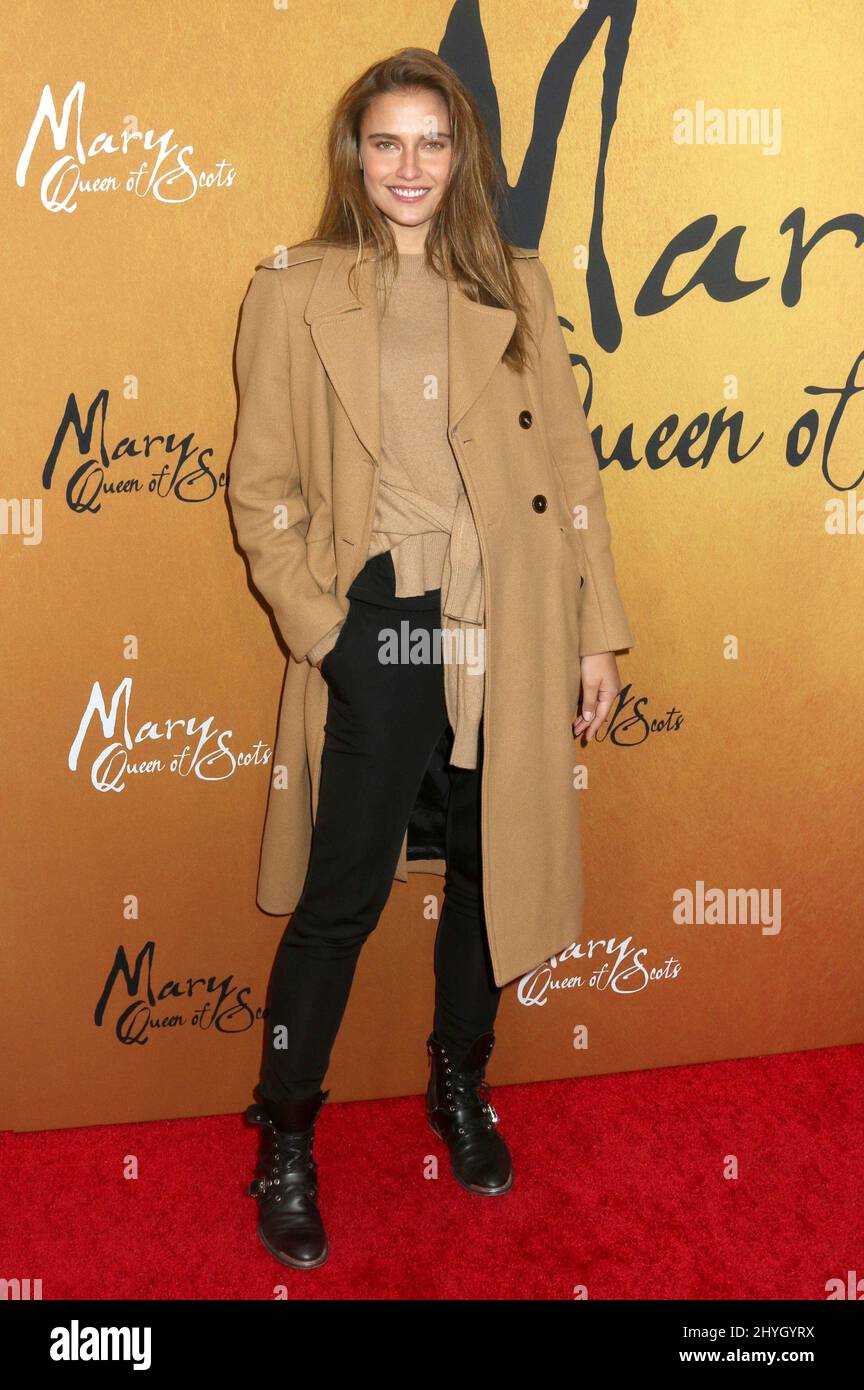 Fernanda Liz participe à la première de New York de la « Reine des Écossais » qui s'est tenue au Paris Theatre de New York Banque D'Images