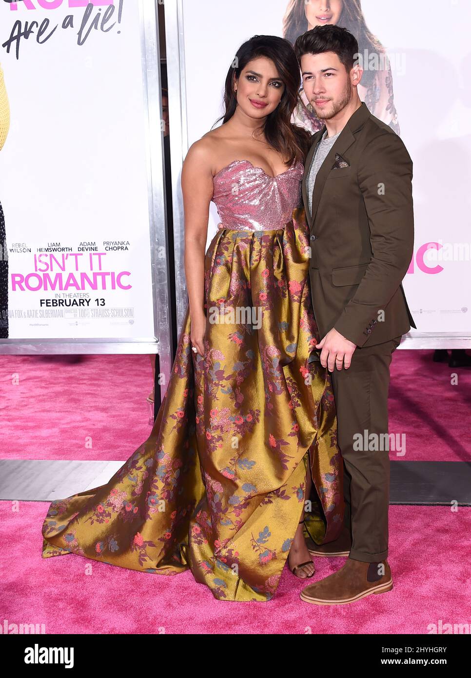 Priyanka Chopra et Nick Jonas à la première mondiale « n'est pas romantique » qui s'est tenue au Théâtre de l'Ace Hotel Banque D'Images