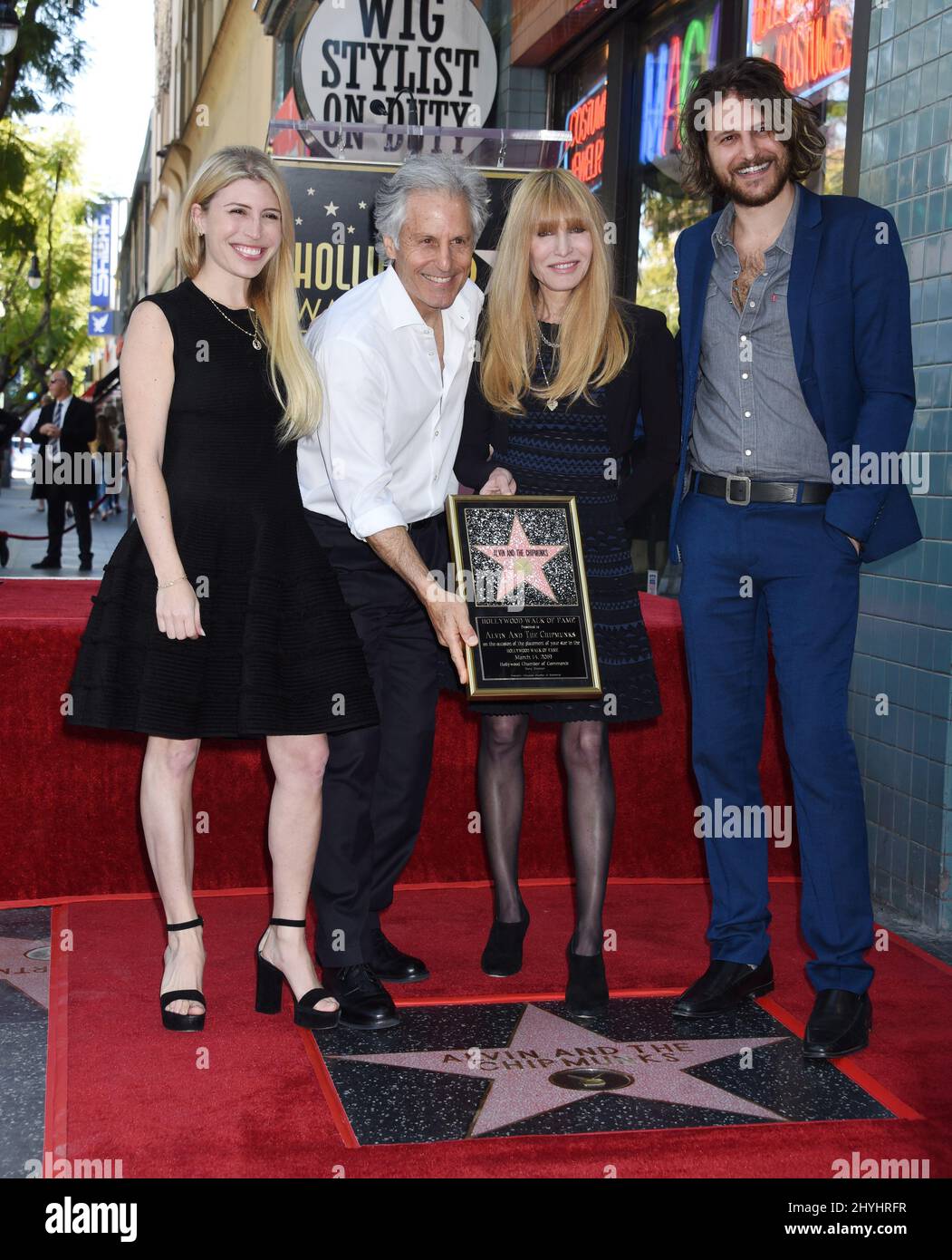Vanessa Bagdasarian, Ross Bagdasarian, Janice Karman et Michael Bagdasarian à la cérémonie des étoiles d'Alvin et de Chipmunks qui a eu lieu sur le Hollywood Walk of Fame Banque D'Images