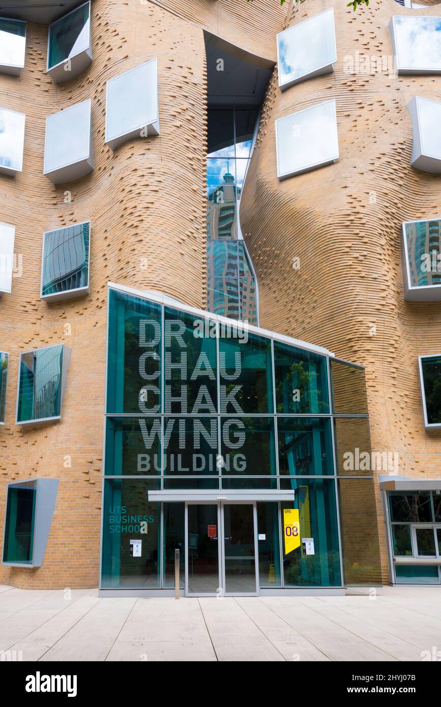 Le bâtiment de l'aile du Dr Chau Chak conçu par Frank Gehry, qui fait partie de l'Université de technologie de Sydney à Ultimo, est connu localement sous le nom de bâtiment des sacs en papier Banque D'Images