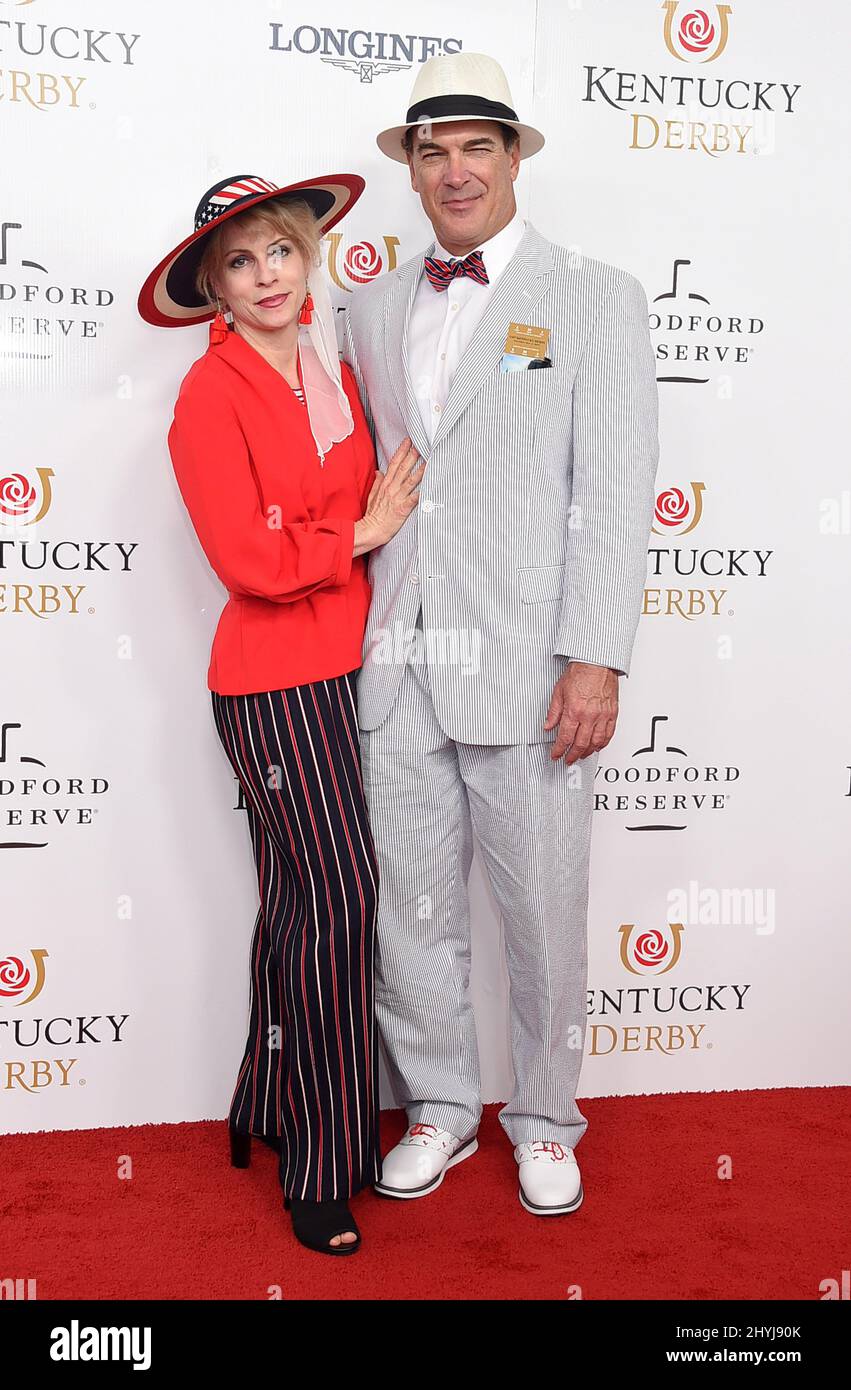 Patrick Warburton et Cathy Warburton au Kentucky Derby 2019 qui s'est tenu à Churchill Downs le 4 mai 2019 à Louisville, Kentucky Banque D'Images