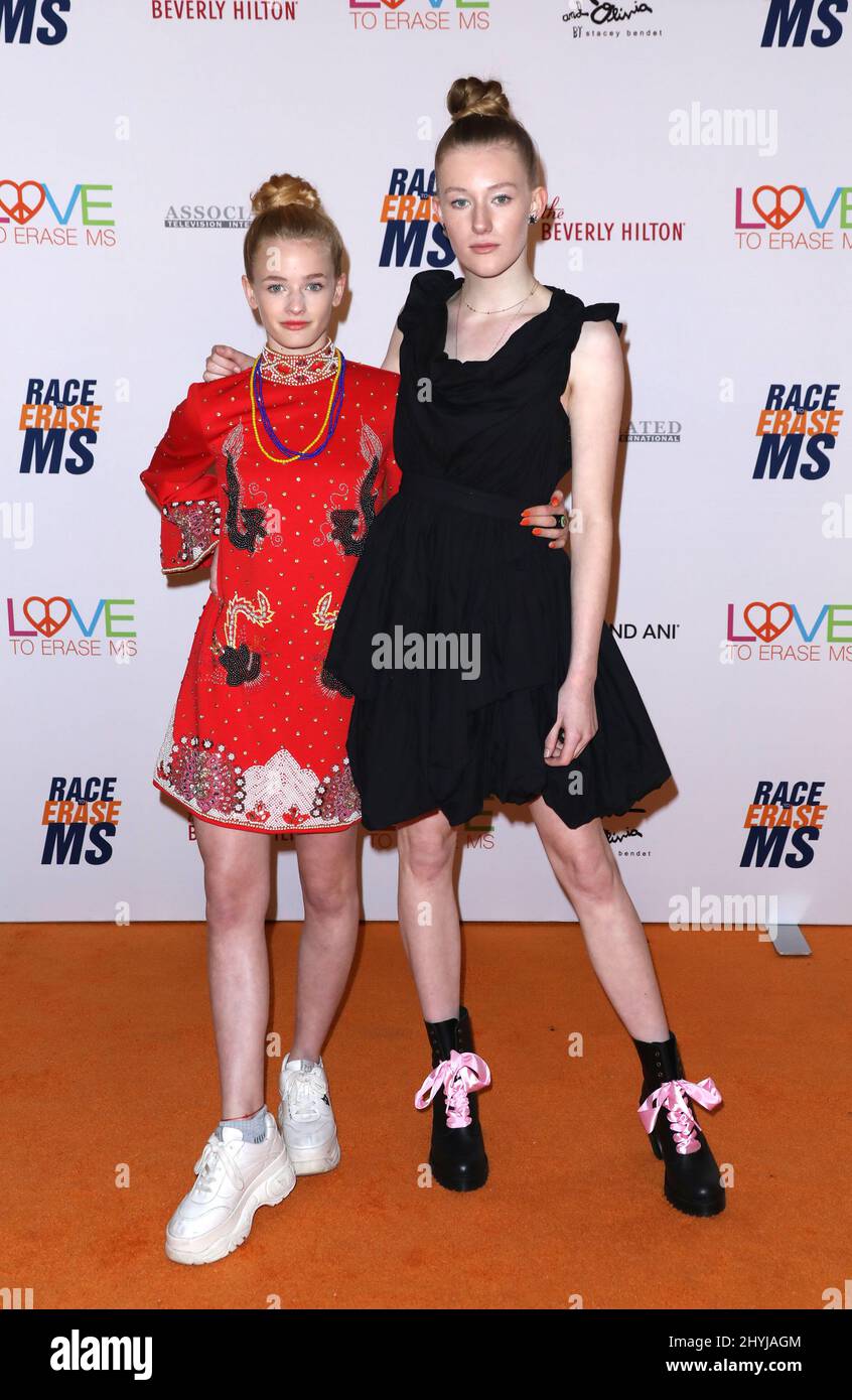 Esther Rose McGregor et Lilac Emery-Haynes au Gala annuel 26th de course à l'Erase MS qui s'est tenu à l'hôtel Beverly Hilton Banque D'Images