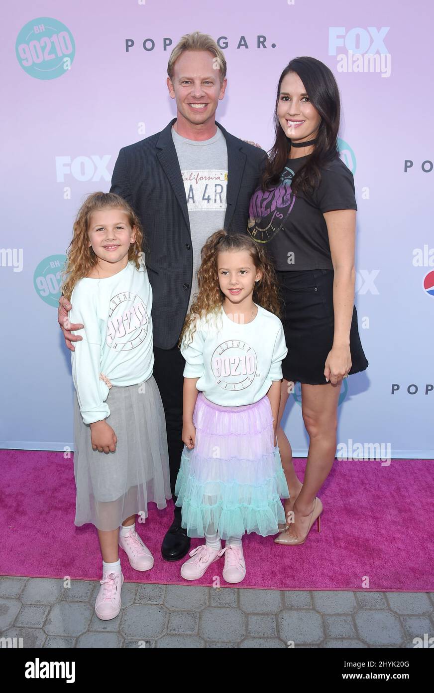 Ian Ziering, Erin Kristine Ludwig, Mia Loren Ziering et Penna Mae Ziering au BH90210 Peach Pit Pop-Up sur Melrose Ave. Le 3 août 2019 à Los Angeles, États-Unis. Banque D'Images