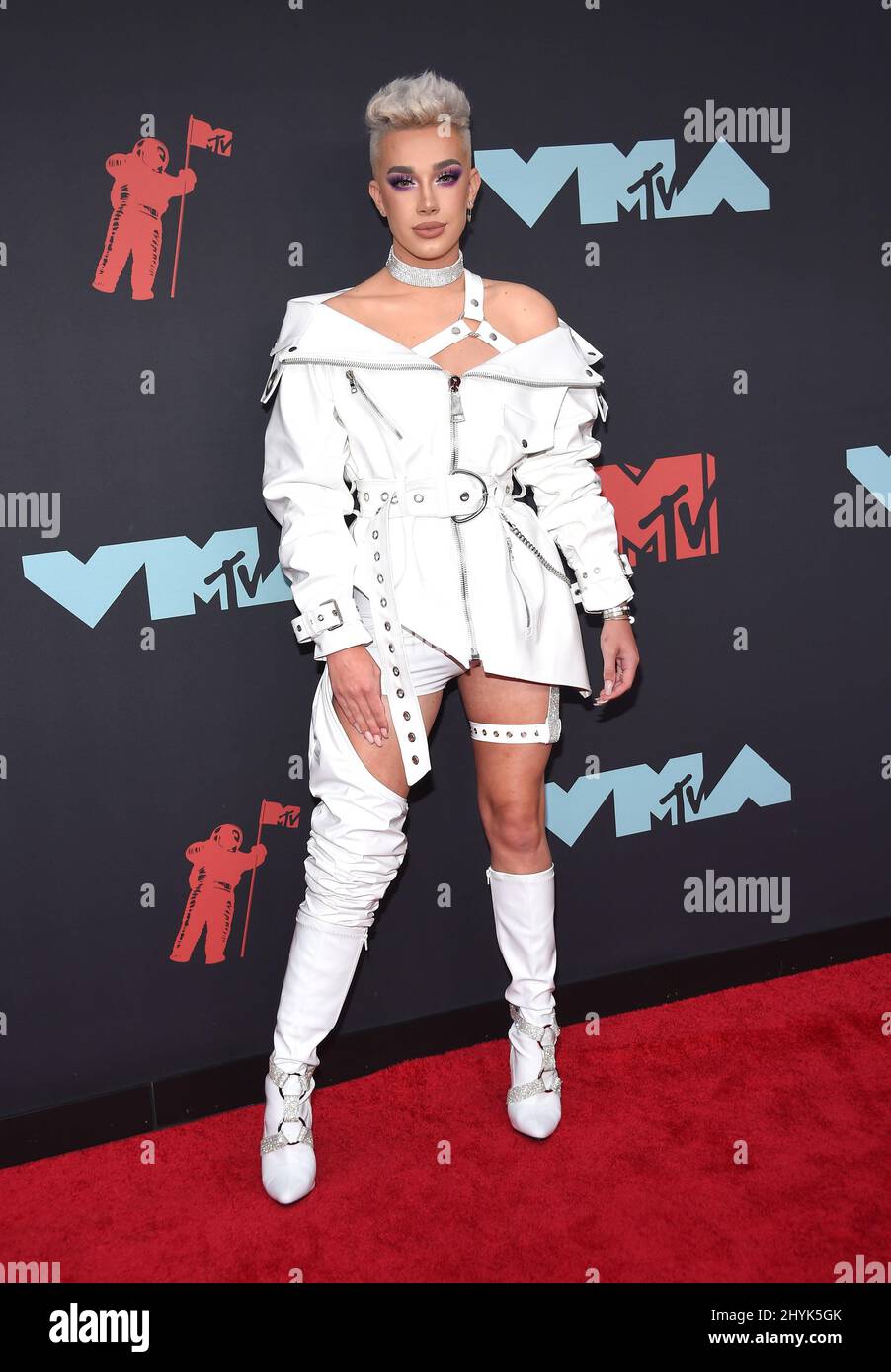 James Charles aux MTV Video Music Awards 2019 qui se tiennent au Prudential Center le 26 août 2019 à Newark, NJ Banque D'Images